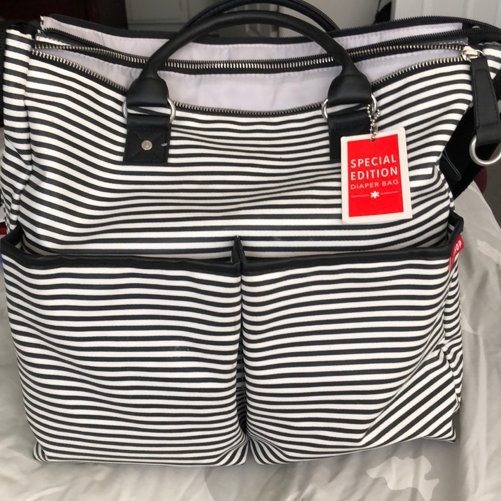 Skip hop diaper bag (like new)